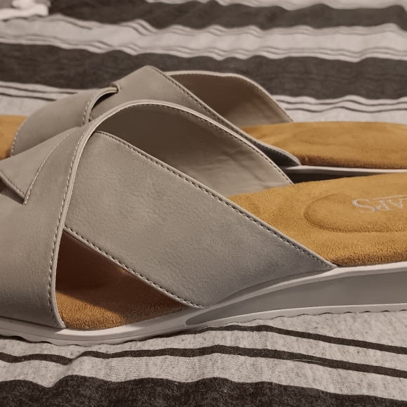 Chaps Olessia Size 10B Gray Slides Synthetic Women Sandal Wedge Low Heel Shoes - Picture 3 of 5